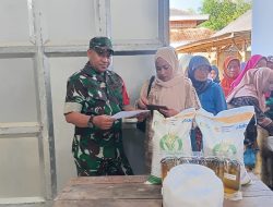 Babinsa Koramil 0826-10/Waru,Saluran Bantuan Pangan Dari Bulog Kepada Masyarakat