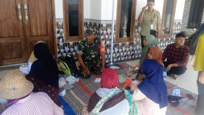 Babinsa Koramil 0826-06/Pademawu, Laksanakan Kegiatan Posyandu di Dusun Selatan Desa Durbuk