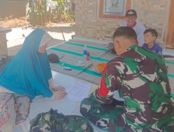 Babinsa Koramil 0826-13/Pasean Kaksanakan Komsos di Wilayah Binaan di Dusun Rokem Timur, Desa Sotabar Pasean