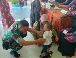 Babinsa Koramil Pademawu,Laksanakan Pendampingan Posyandu di Balai Desa Prekbun