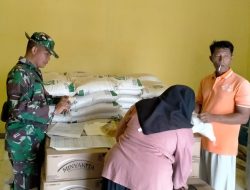 Ratusan Warga Terima Bantuan Pangan, Babinsa Larangan Pastikan Penyaluran Lancar
