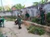 Cegah Banjir, Batituud Koramil Waru dan Warga Bersihkan Saluran Air