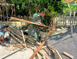 Babinsa Tlanakan Turun Tangan, Teras Rumah Warga Bukek Dibangun