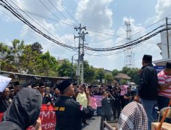 Dua Pengurus Paguyuban Diperiksa, Ribuan Warga Madura Datangi Polresta